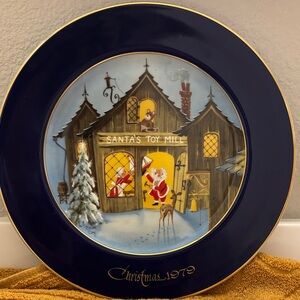 Christmas 1979 Decorative Collector Plate